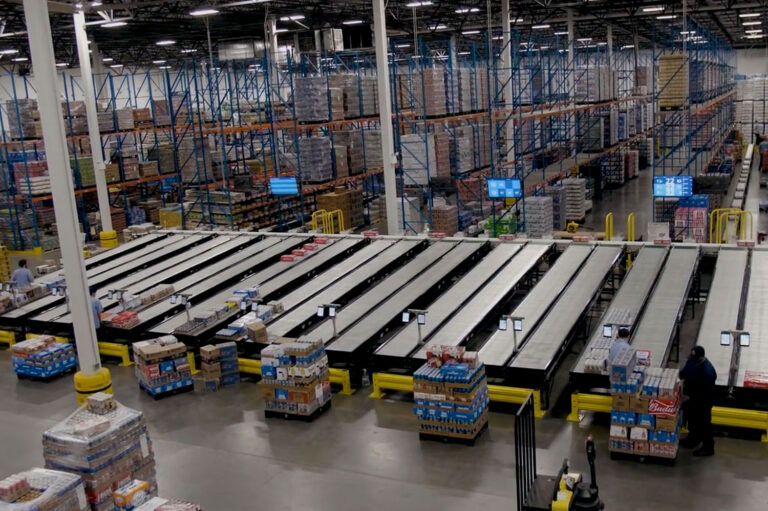 Gravity Roller Conveyor Palletizing Stations Receiving Batch Orders