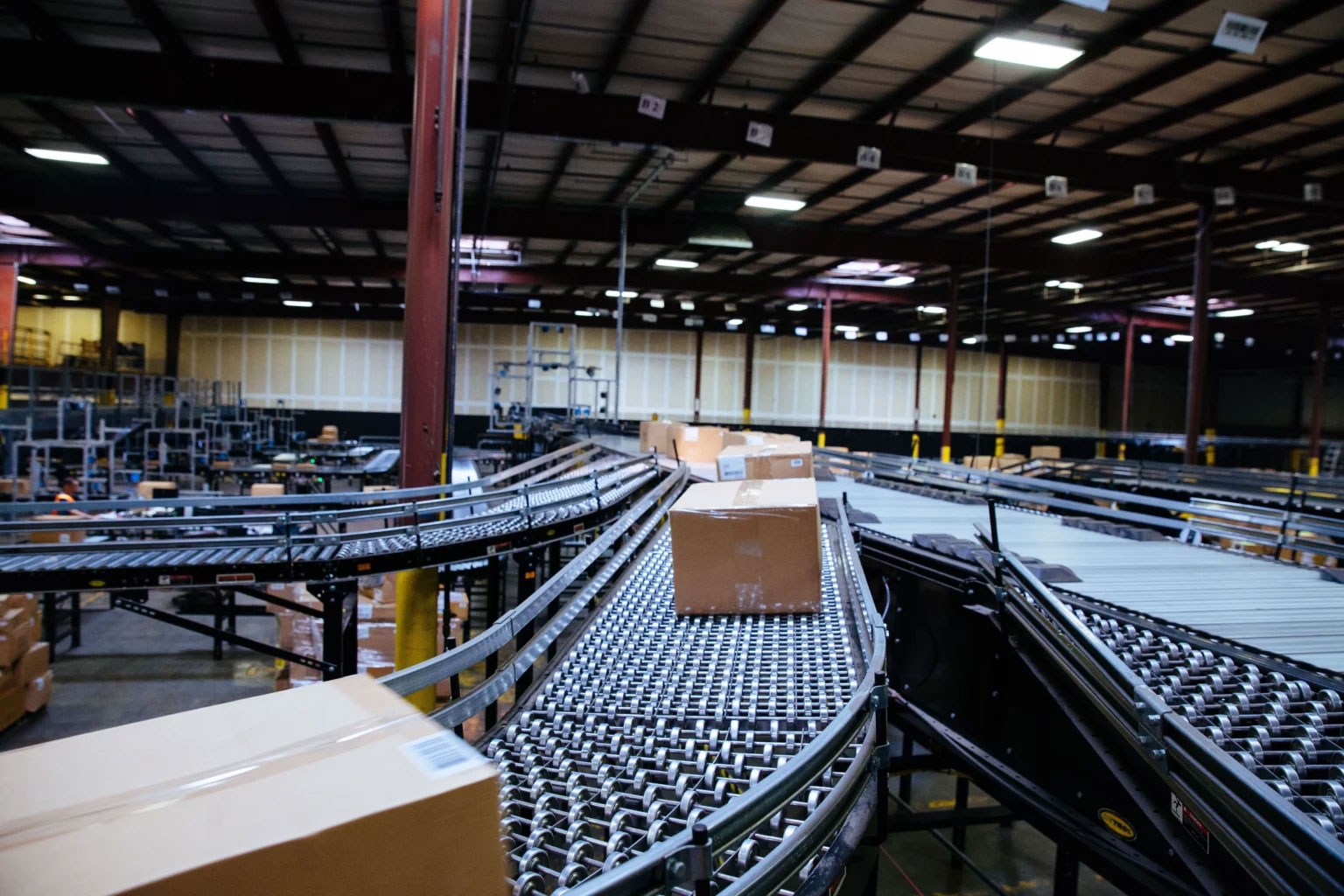 Skatewheel gravity roller conveyor.