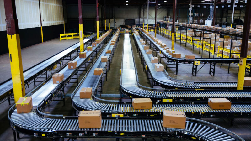 Hytrol Automated Zero Pressure Accumulation Conveyor System